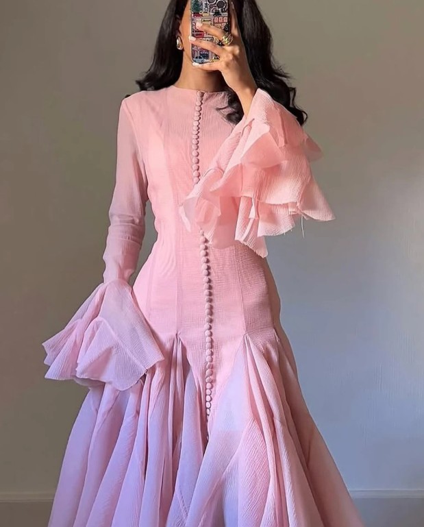  A Linie Chiffon Midi Kleid Elegant in rosa Mit Flare Ärmeln