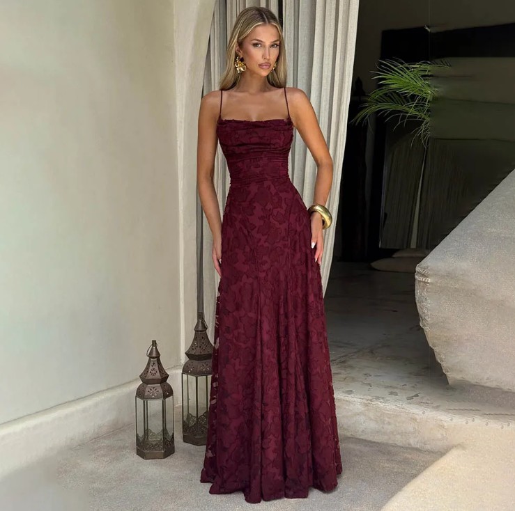 A Linie Spaghettiträger Maxi Chiffon Kleid Elikapeka Lang in Weinrot mit Spitze