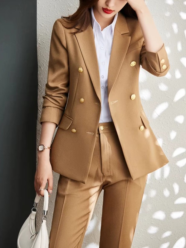  Damen Hosenanzug Eltje Dreiteilig Elegant in Khaki