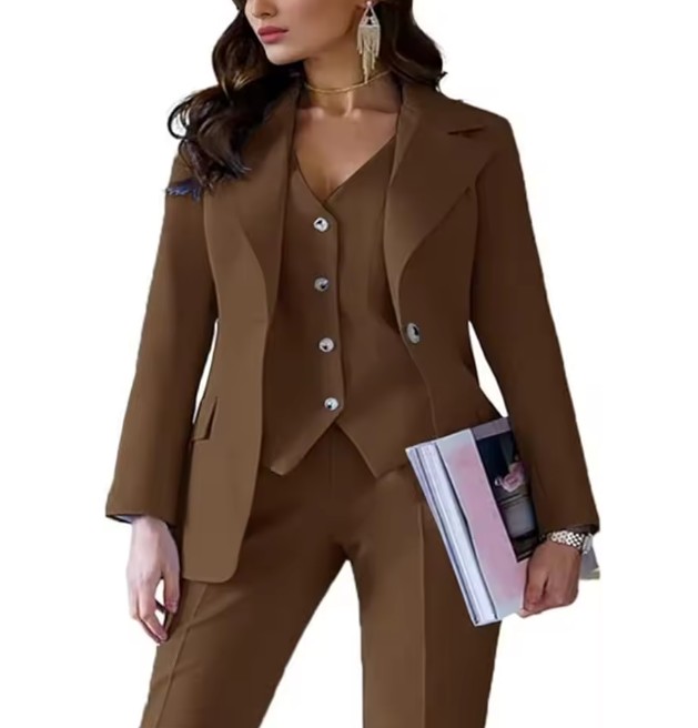 Dreiteiliger Damen Hosenanzug Ernestine in Braun Elegant Blazer - Weste - Hose im Set