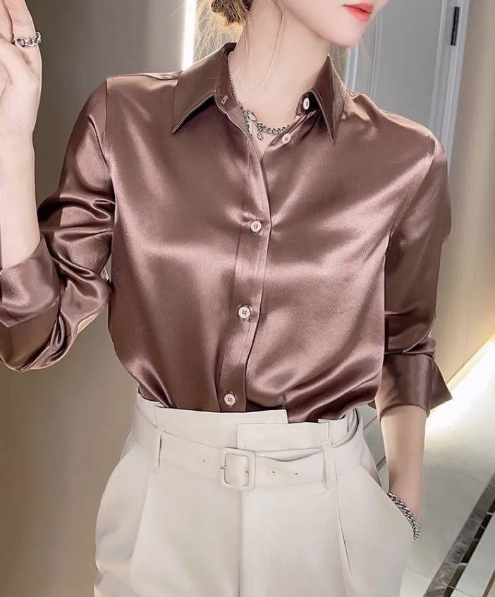 Elegante Langarm Damen Bluse aus Seide in Bronze Braun