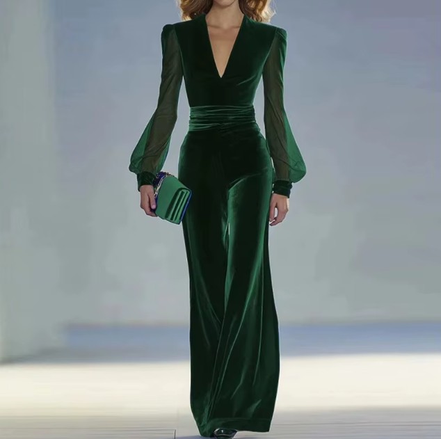 Eleganter Damen-Overall in Grün – Drapiert, Tailliert & mit V-Ausschnitt
