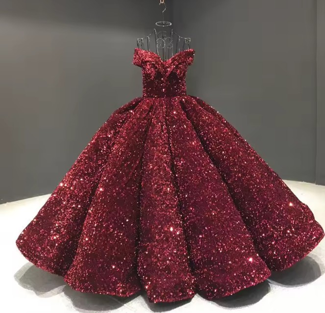 Schulterfreies Glitzer Ballkleid Eluana in Dunkelrot
