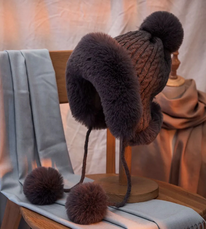 Warme Winter Mütze Gestrickt mit Pompon und Kunstpelz Dunkelgrau