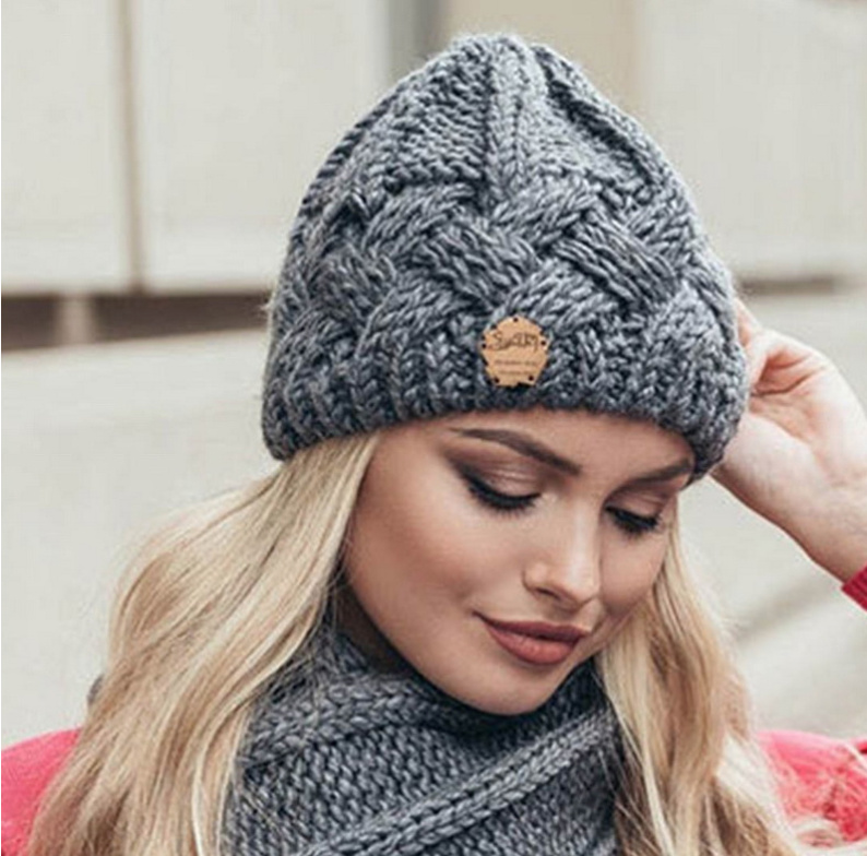 Warme Winter Mütze für Damen in Grau