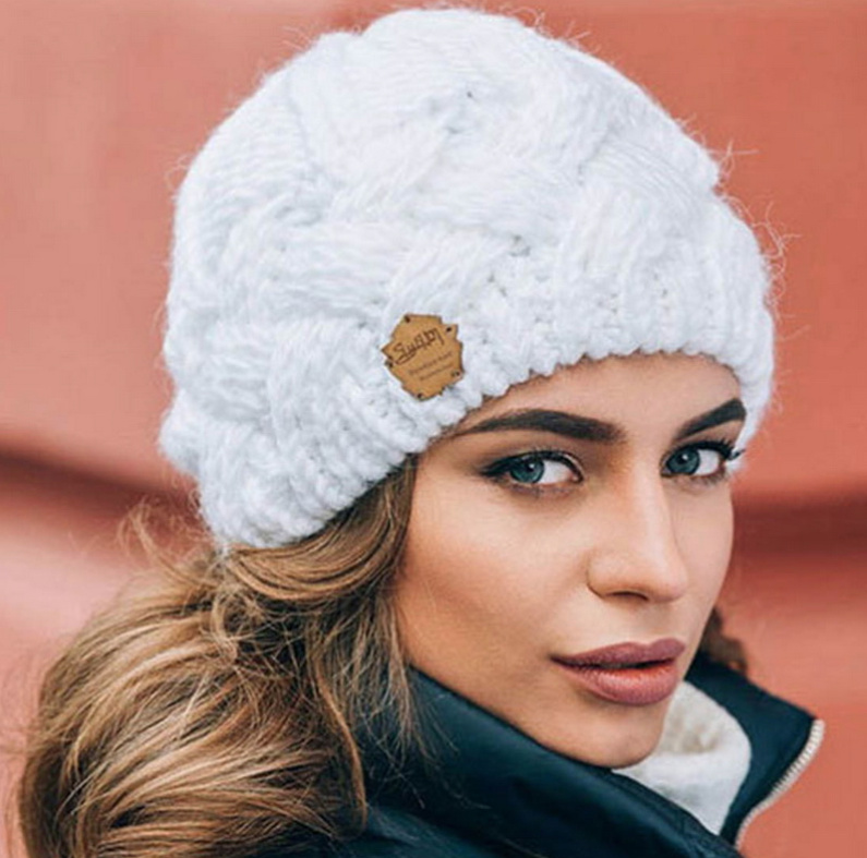 Warme Winter Mütze für Damen in Weiß