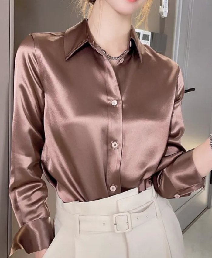 Elegante Langarm Damen Bluse aus Seide in Bronze Braun