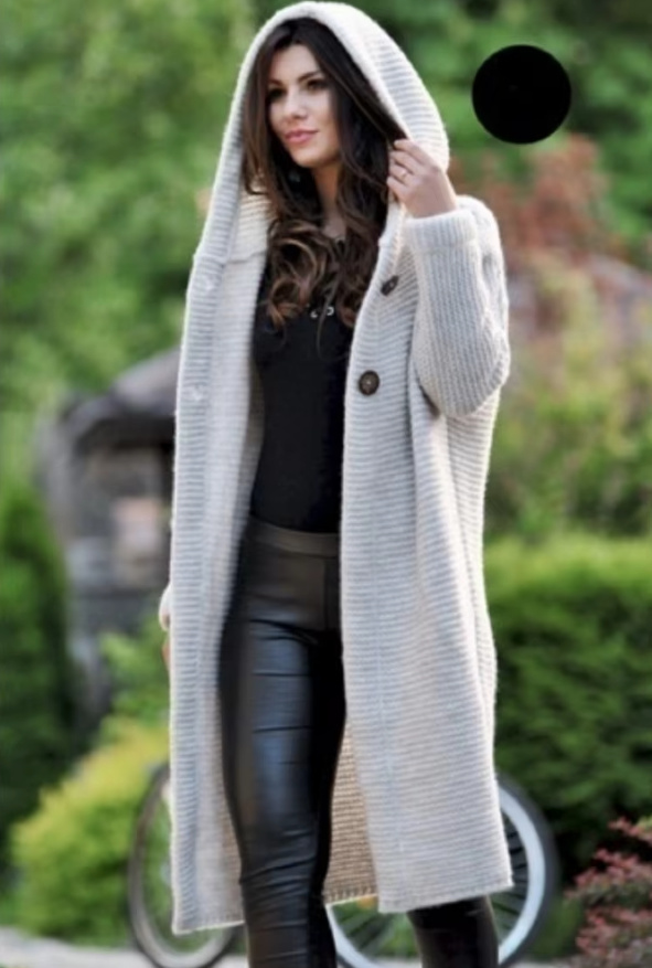 Lange Strickjacke mit Kapuze in Creme