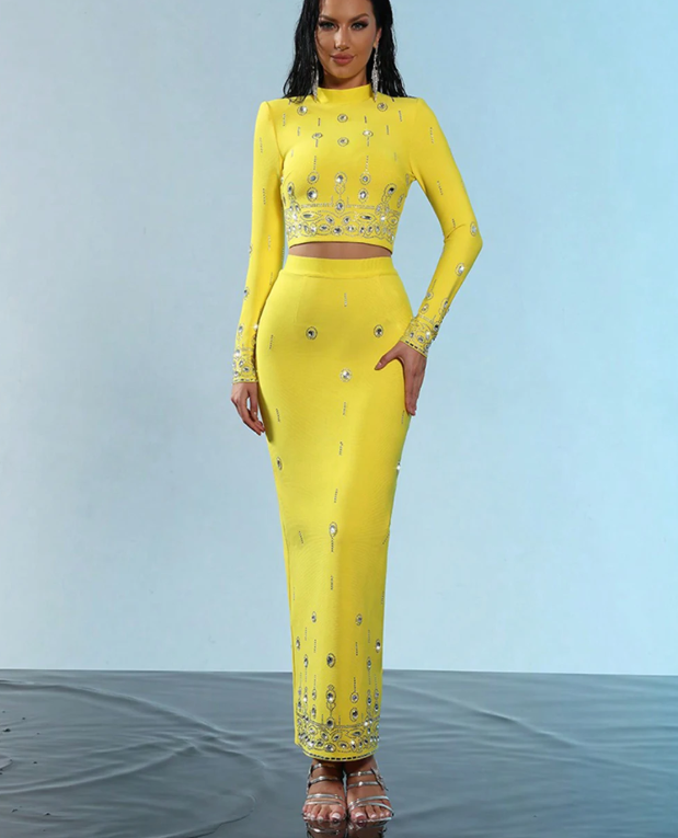 Eleganter Damen Zweiteiler in Gelb mit Strass Applikationen