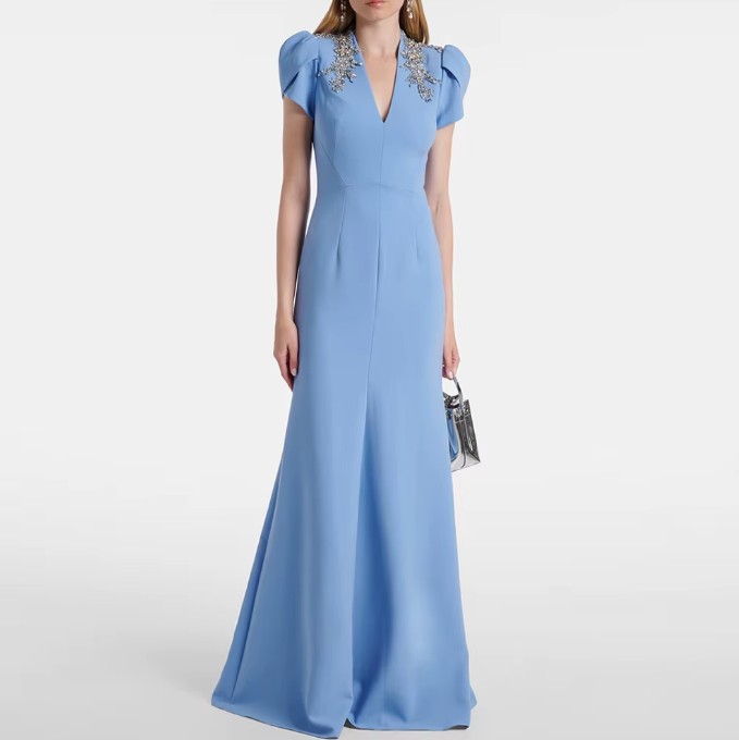 Elegantes Meerjungfrau-Abendkleid mit V-Ausschnitt, kurzen Ärmeln und Perlen